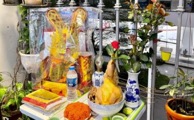 Gà cúng Giao thừa đặt quay đầu ra hay vào? Hóa ra trước giờ 90% mọi người đều đặt sai